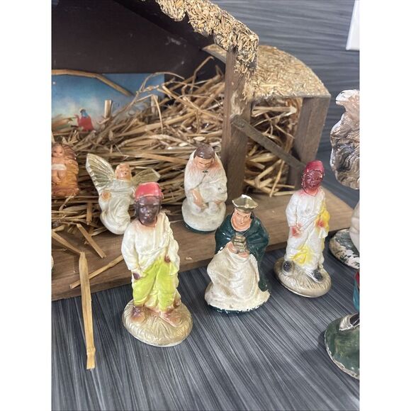 Vtg Italy Christmas Nativity Scene Paper Creche + 13 Pieces Figurines - Picture 3 of 7
